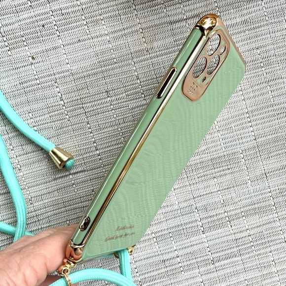 iPhone 11ProMax sage & gold crossbody case - Picture 3 of 7